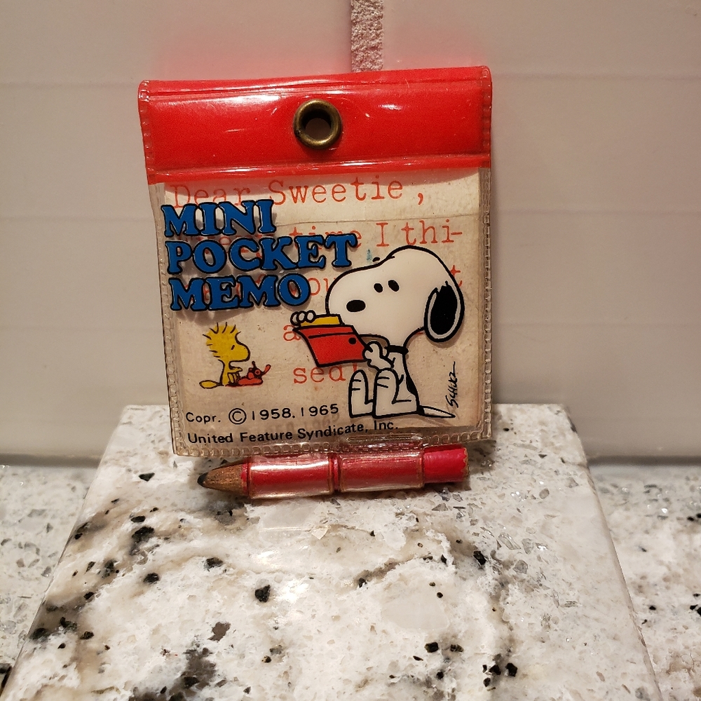 Vintage 1965 Snoopy Mini Pocket Memo.